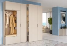 Преимущества и советы по выбору мебели для прихожих из массива дерева